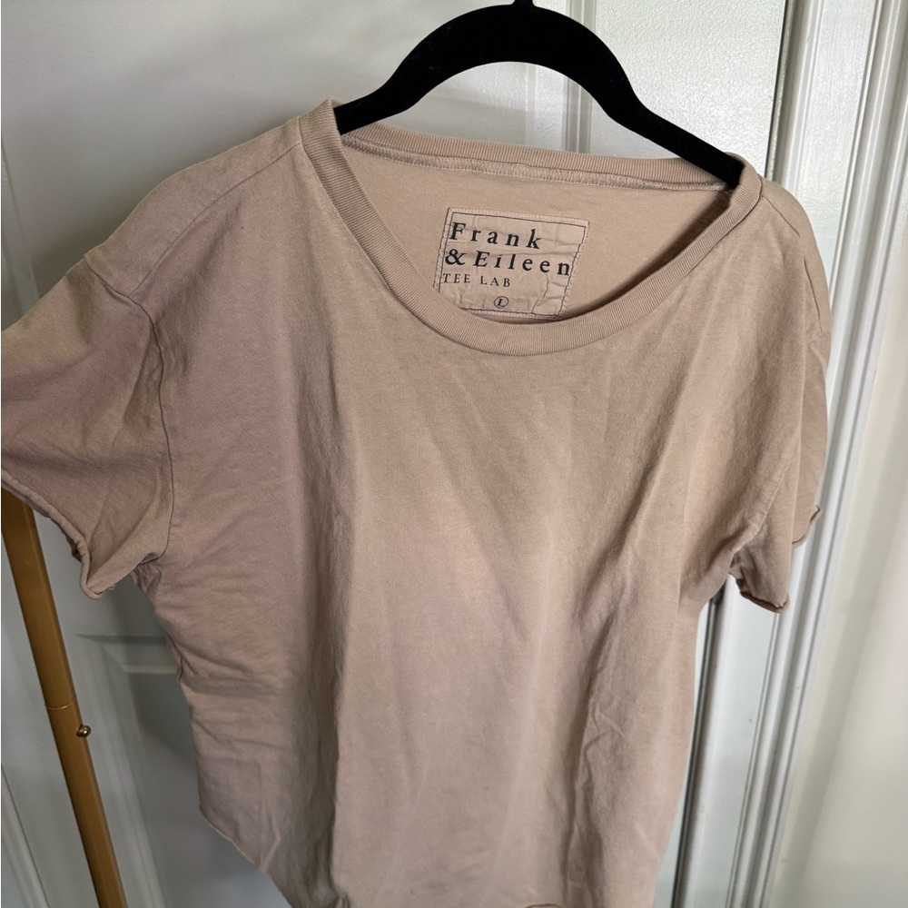 Frank & Eileen Short Sleeve Crewneck Tee in Light Taupe